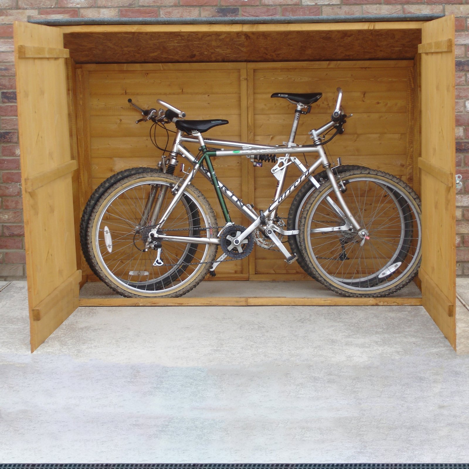 Shire Shiplap 2ft 6 x 6ft Pent Bike Store (no floor) - Image 2