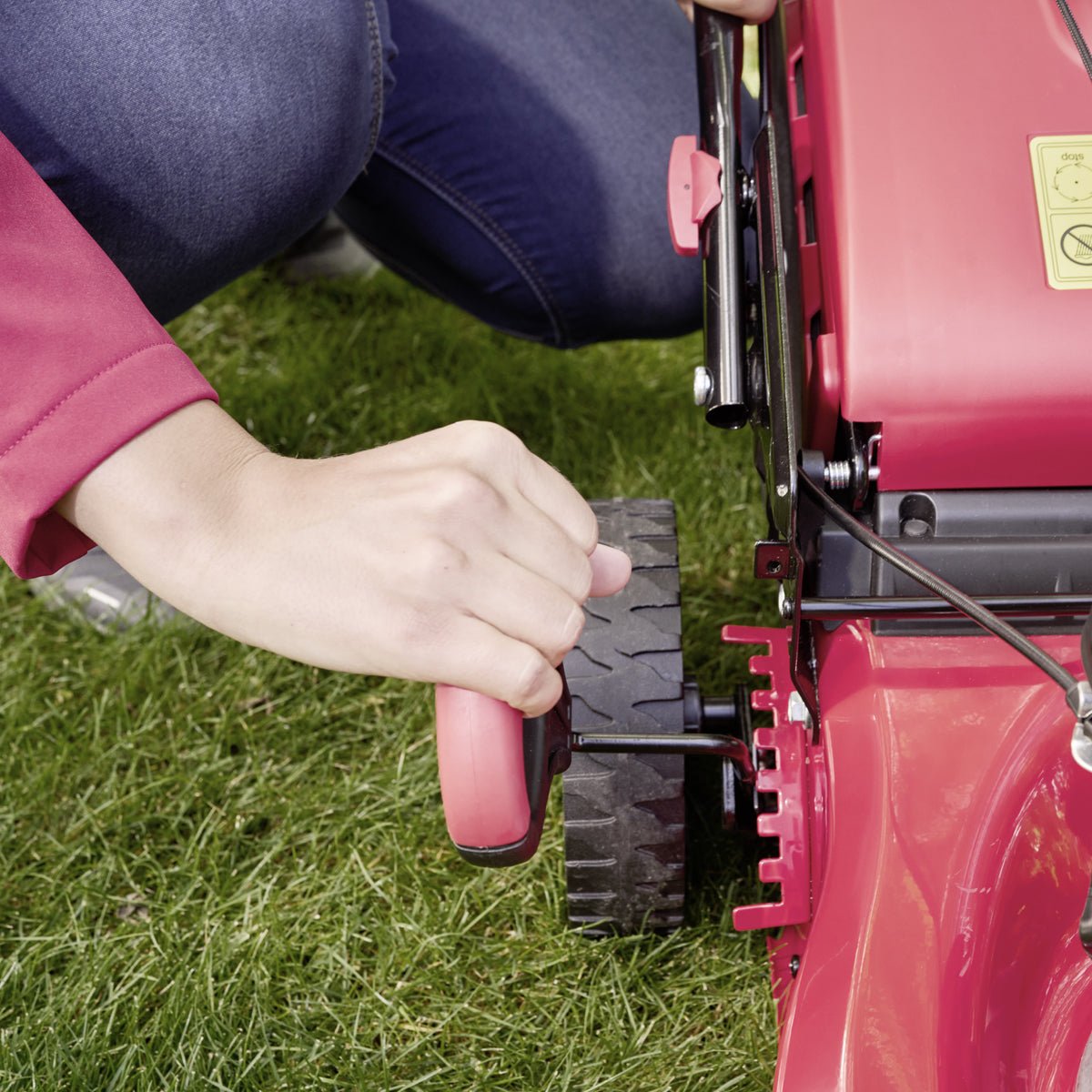 solo by AL-KO Easy 4216 SP-A Petrol Self Propelled Lawnmower 41cm - Image 6